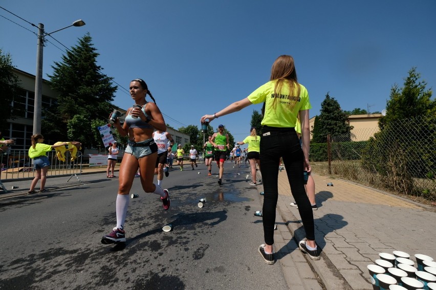 Bieg Lwa Tarnowo Podgórne: Półmaraton i bieg na 10 km w upale [ZDJĘCIA, WYNIKI]