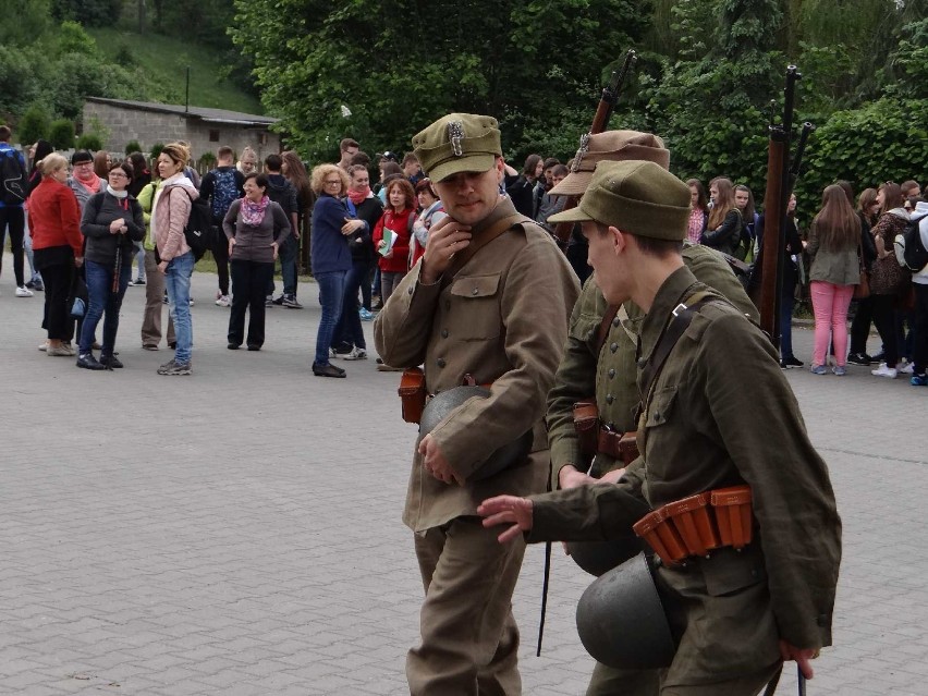 Maszerowali nadwarciańskim szlakiem wojny obronnej 1939 r. [ZDJĘCIA]