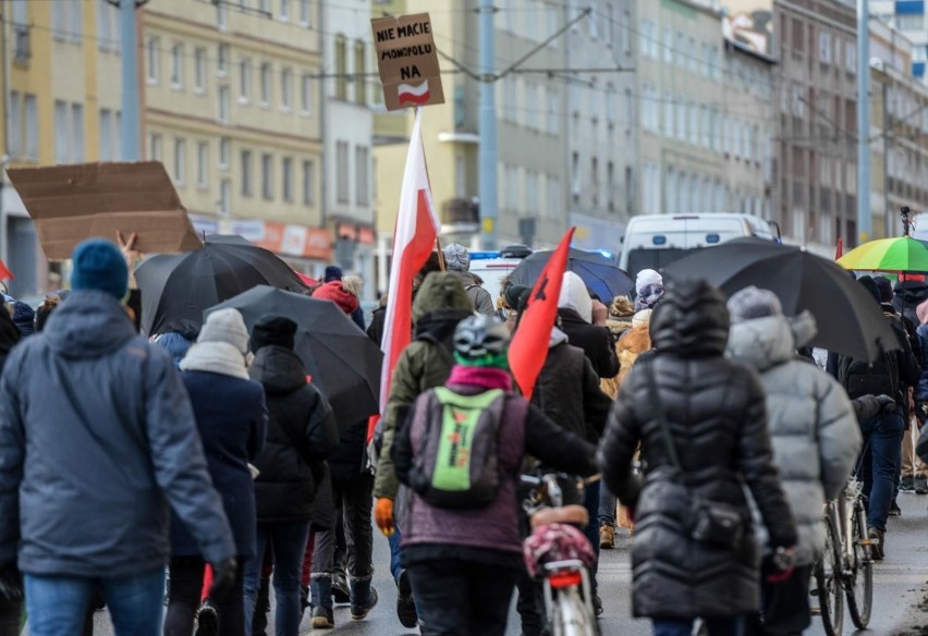 Strajk Kobiet w Gdańsku - protest "Media publiczne nie...