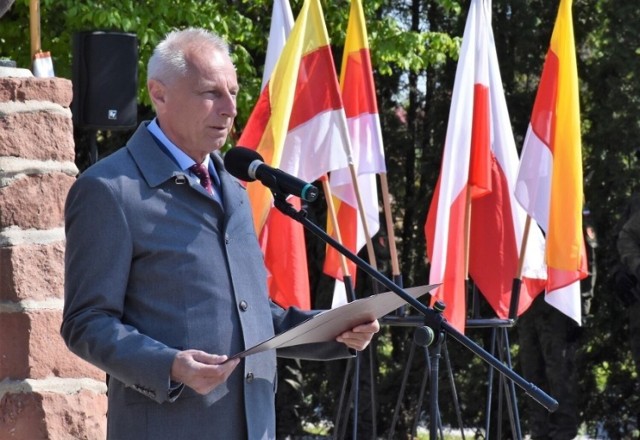 Przedstawiciele Suwerennej Polski - Damian Polak i Ireneusz Stachowiak - chcą, by prezydent Inowrocławia odpowiedział na ich pytanie otwarte w sprawie kandydowania na senatora RP