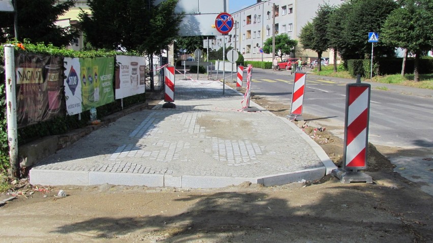 GÓRA. Budowa ronda na skrzyżowaniu ul. Podwale, Jagiellonów i Dworcowej potrwa do końca września [ZDJĘCIA] 