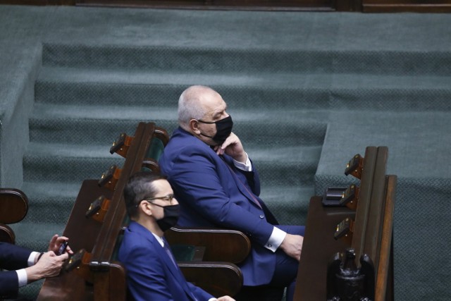 Premier Mateusz Morawiecki i minister Jacek Sasin doczekali się swoich słów: Sasinić i Mateuszyć