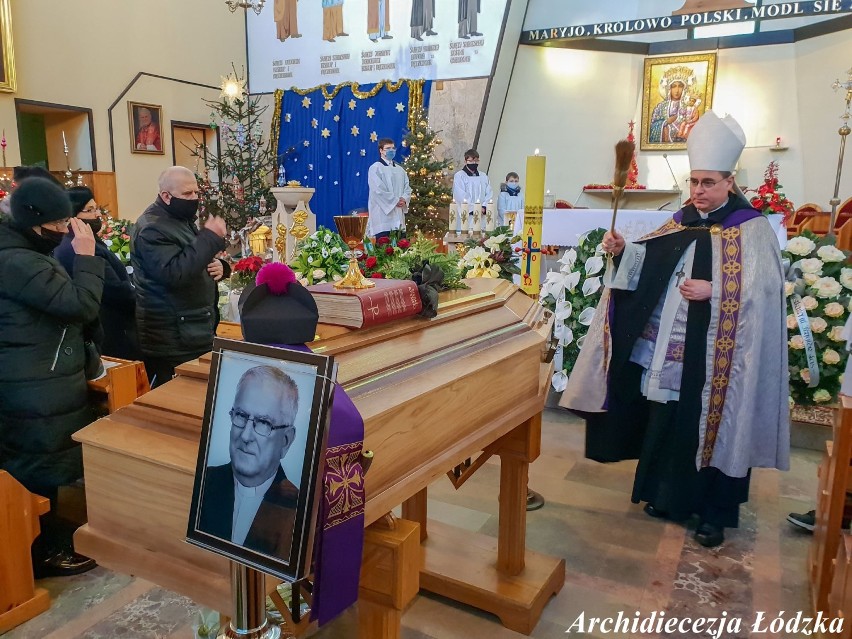 Pogrzeb księdza Konrada Woźniaka, emerytowanego proboszcza...