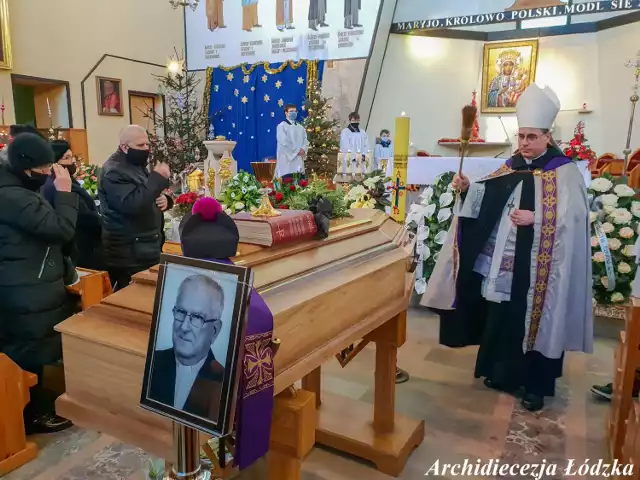 Pogrzeb księdza Konrada Woźniaka, emerytowanego proboszcza parafii we Włodzimierzowie