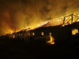 Kolejny pożar w Pawłowie Skockim pod Skokami. W nocy interweniowała straż