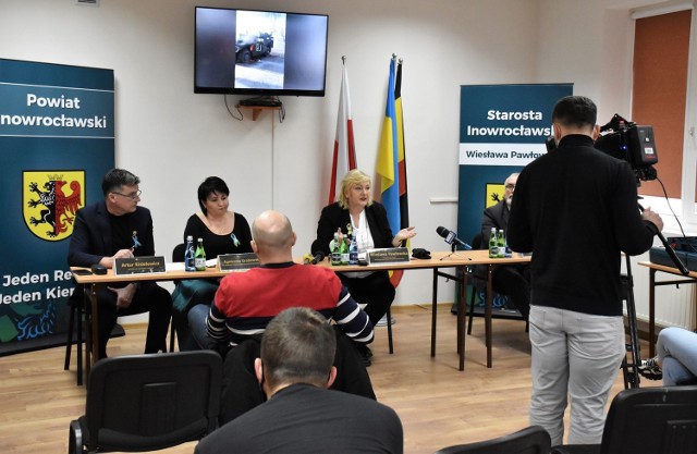 O koordynacji działań pomocowy na rzecz Ukrainy i ukraińskich uchodźców mówiono podczas konferencji prasowej zorganizowanej przez powiat inowrocławski