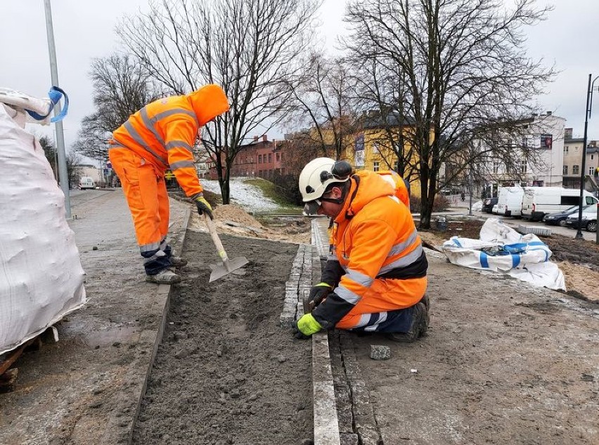 Dodatnie temperatury umożliwiają kontynuowanie prac...