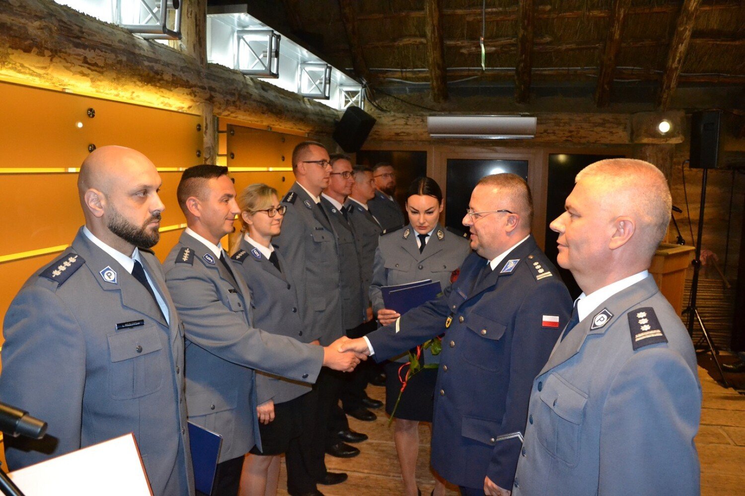 Święto Policji 2022 w Pruszczu Gdańskim. Wręczono 34 mianowania na