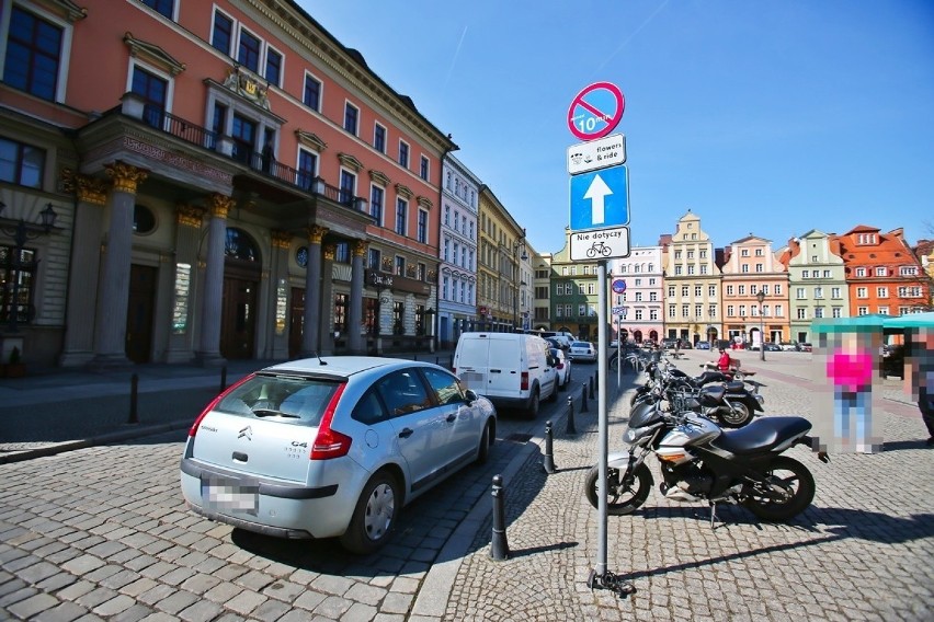 We Wrocławiu powstał... parking dla kupujących kwiaty na pl. Solnym