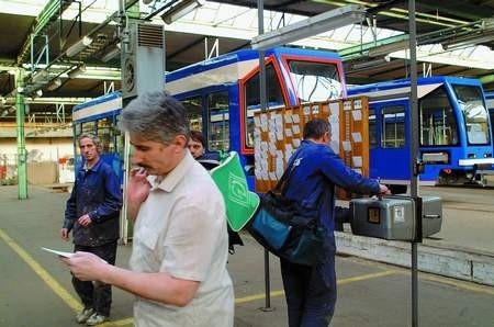 Aktualnie 390 osób zatrudnionych w Fabryce Pojazdów Szynowych ma jeszcze pracę.