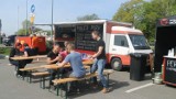 Food trucki zaparkowały na parkingu pod Atrium Molo. Tam możecie smacznie zjeść! [ZDJĘCIA, WIDEO] 