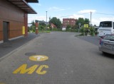 Oświęcim. 13-latka ze złamaną nogą trafiła do szpitala po wypadku na parkingu przy McDonald's