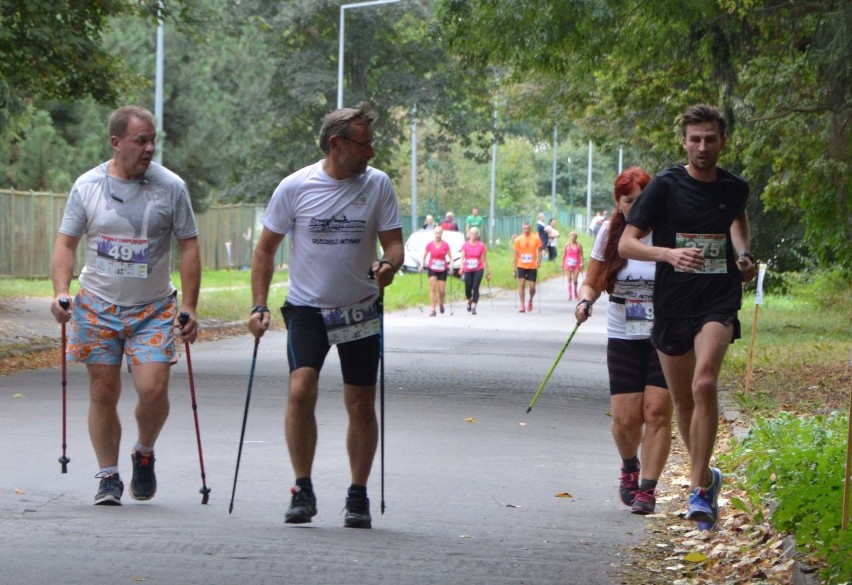 "Parkowa 5 z Grupą Malbork" 2018 [ZDJĘCIA cz. 3]. Tak uczestnicy finiszowali na stadionie