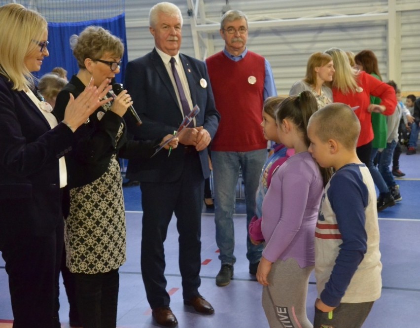 Podczas III Jarmarku Bożonarodzeniowego w Skępem wręczono...