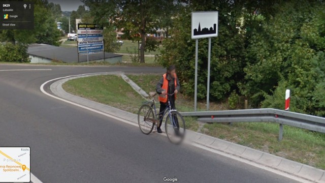 Mieszkańcy gminy Dąbie złapani przez kamerę Google. Teraz są na Google Street View. Może też jesteś na tych zdjęciach?