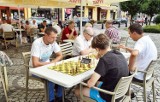 Turniej szachowy na rynku w Nakle szczęśliwy dla graczy z Bydgoszczy, Szubina i Żnina [zdjęcia]