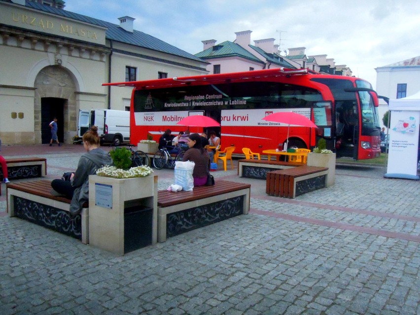 Akcja krwiodawstwa w Zamościu – oddali krew na Rynku Solnym