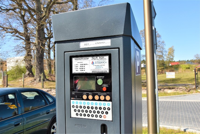 Parkometry w Dąbkach m.in. w okolicy Jeziora Bukowo