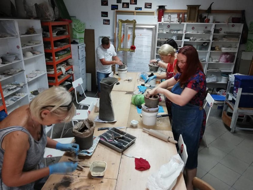 Oleśnica: Tworzą ceramikę w MAK-u (FOTO)      