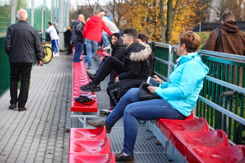 Kibice na meczu Centralnej Ligi Juniorów U-18 Cracovia - UKS SMS Łódź