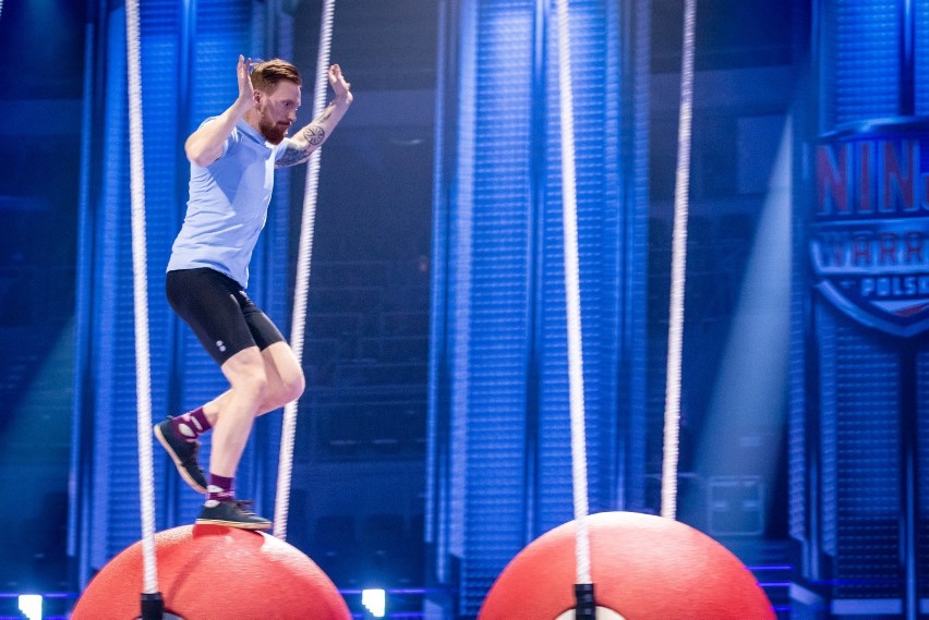 Tomaszowianin Tomasz Jóźwiak w Ninja Warrior Polska. Jak mu poszło na torze przeszkód? [ZDJĘCIA]