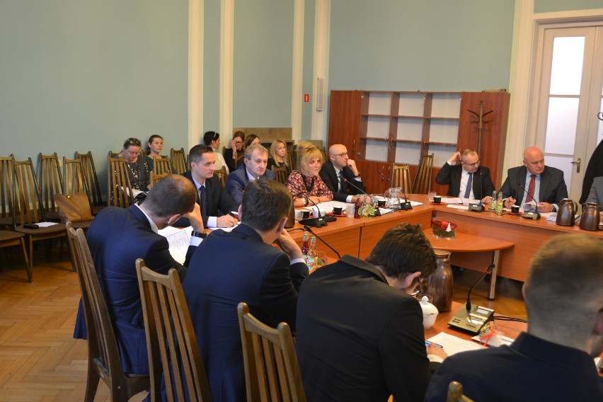 Radni Miasta Pruszcz Gdański ustalili budżet na przyszły rok. Będą inwestycje i wsparcie sportu