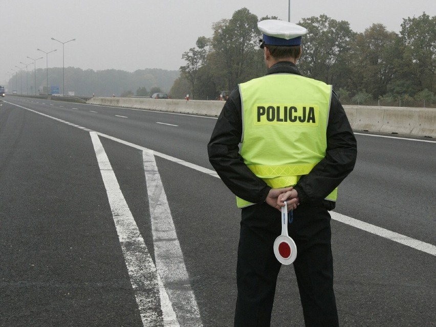 Policjanci nyskiej drogówki zatrzymali dwóch nietrzeźwych...