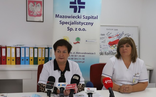 Od lewej: Ewa Golonka, Naczelna Pielęgniarka, Wioletta Mantarska-Anus, Kierowniczka Techników RTG w Zakładzie Radiologii. W szpitalu na Józefowie będzie prowadzona bezpłatna diagnostyka osteoporozy.