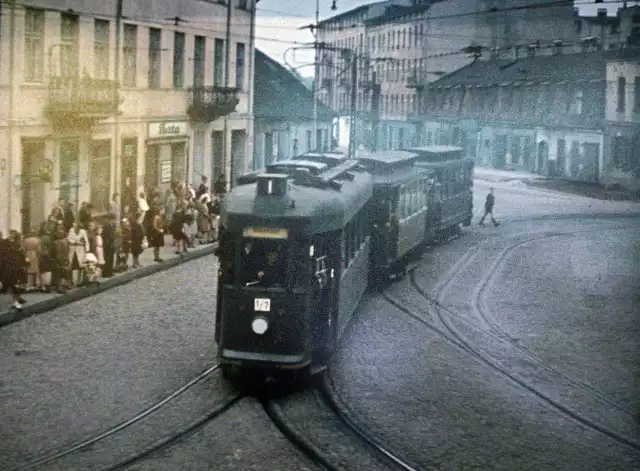 Stare tramwaje w Łodzi z lat 40. XX w. na kolorowych fotografiach Waltera Geneweina