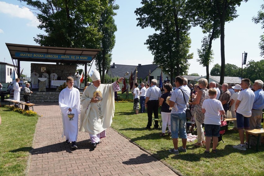 Odpust w Sanktuarium w Lubecku. Zjawiło się wielu parafian i pielgrzymów. Zobacz ZDJĘCIA
