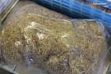 Papierosy i tytoń bez akcyzy znalezione przez policję w Bytomiu. Zatrzymany mężczyzna był już wcześniej karany