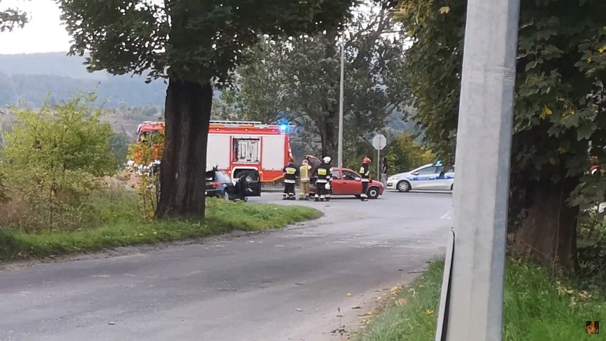 Wypadek w Bystrzycy Kłodzkiej. 3 pojazdy. Poszkodowanych 6...