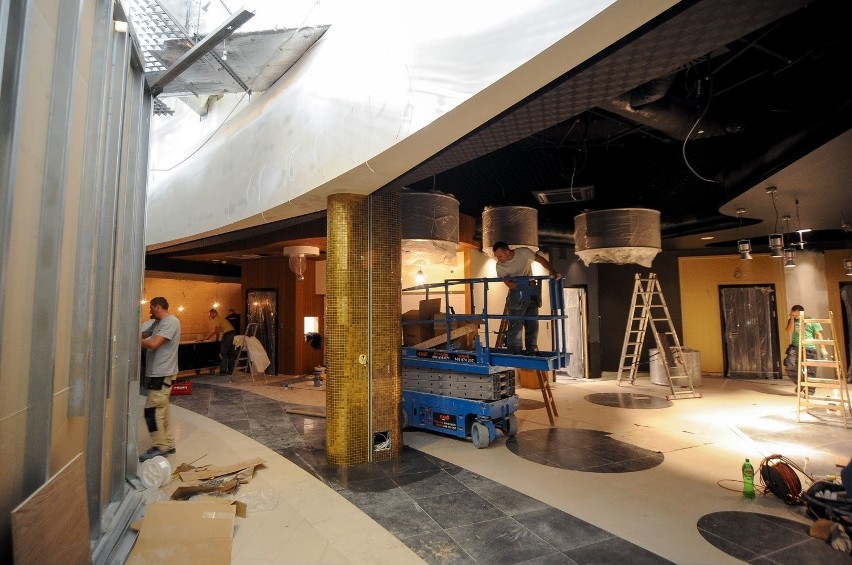 Dobiega końca budowa 4-salowego kina Helios w Galerii Sanowa...