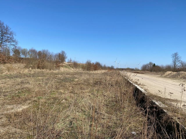 Tędy pójdzie ścieżka rowerowa z Barwic szlakiem zwiniętych torów