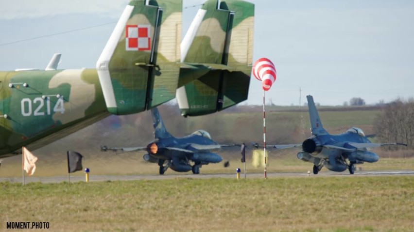 Malbork. Portugalscy piloci nie próżnują [ZDJĘCIA]. Trenowali też z niemieckimi Eurofighterami