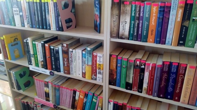 Od dziś czytelnicy mogą odwiedzać sępoleńską bibliotekę, ale tylko po to, by wypożyczyć lub zwrócić książki