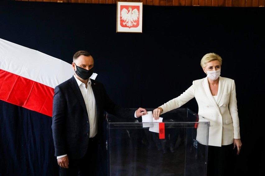 Andrzej Duda podczas głosowania w Krakowie