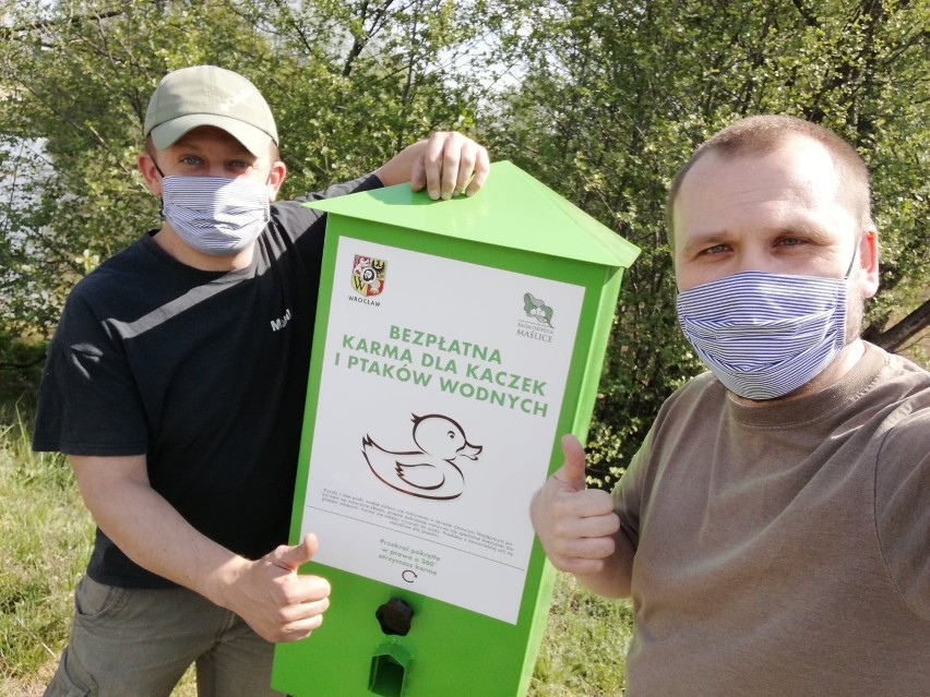 Kaczkomaty na Maślicach. Nie przynoście chleba, bo szkodzi ptakom!  