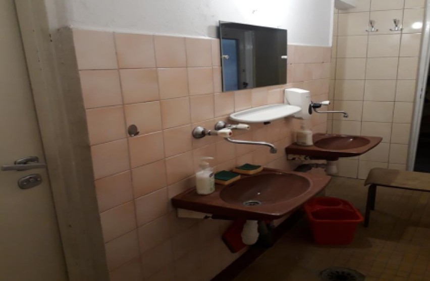 Liceum Ogólnokształcące nr 1
Modernizacja łazienek w budynku...