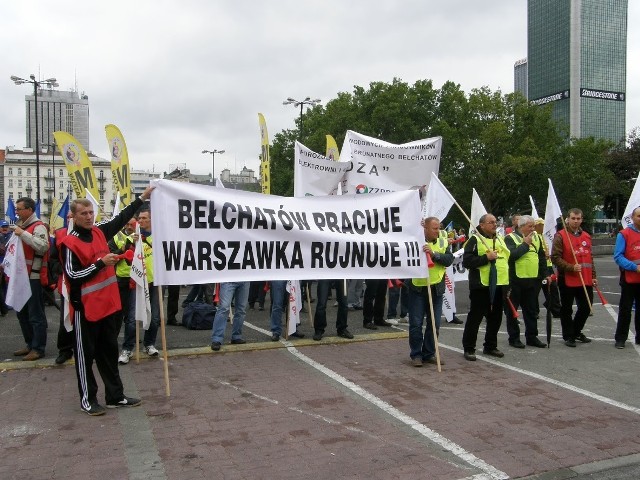 W stolicy protestowało blisko tysiąc związkowców z kopalni i elektrowni Bełchatów