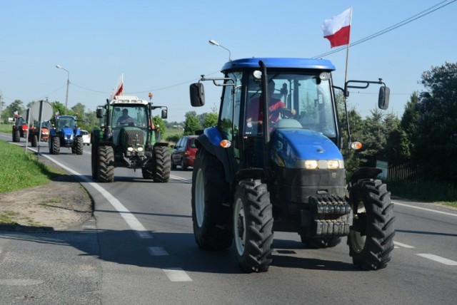 Tak w 20218 roku wyglądał protest rolników, który zorganizowano w powiecie łęczyckim --> ZDJĘCIA