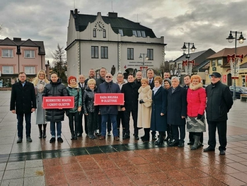 Zobacz kolejne zdjęcia. Przesuwaj zdjęcia w prawo - naciśnij...