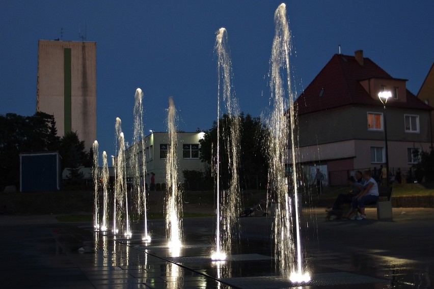 Mała galeria - Iluminacja świetlna fontanny na osiedlu Zachód 