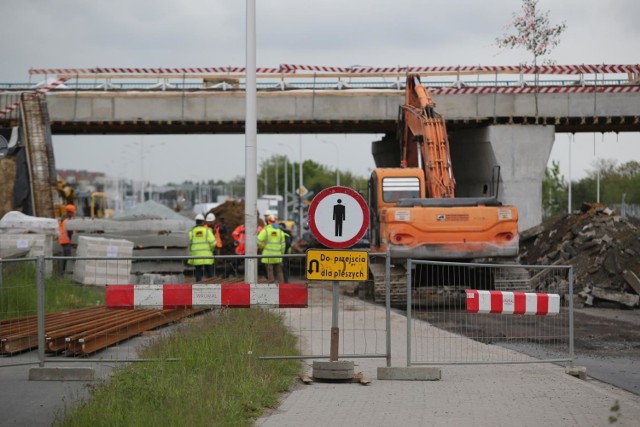 Duże utrudnienia dla jadących w nocami w najbliższy weekend przez ul. Buforową. W związku z prowadzonymi pracami, przejazd pod wiaduktem będzie zamknięty. Ruch będzie odbywał się objazdem