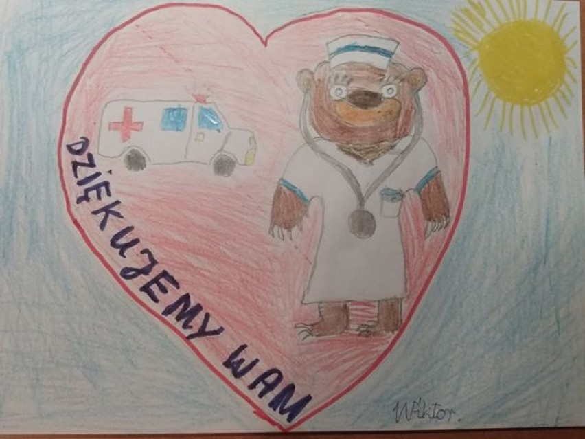 Uczniowie z Izbicy Kujawskiej dziękują pracownikom służby zdrowia [zdjęcia]