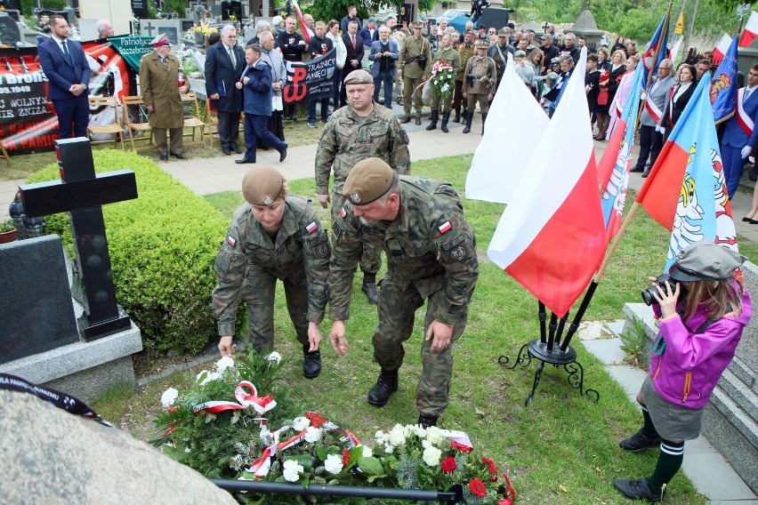 Powiat łęczyński. Obchody 73. rocznicy śmierci kapitana Zdzisława Brońskiego ps. „Uskok”. Zobacz zdjęcia 