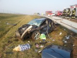Wypadek na A2: Daf zmiażdżył Audi w Turkowie [ZDJĘCIA]