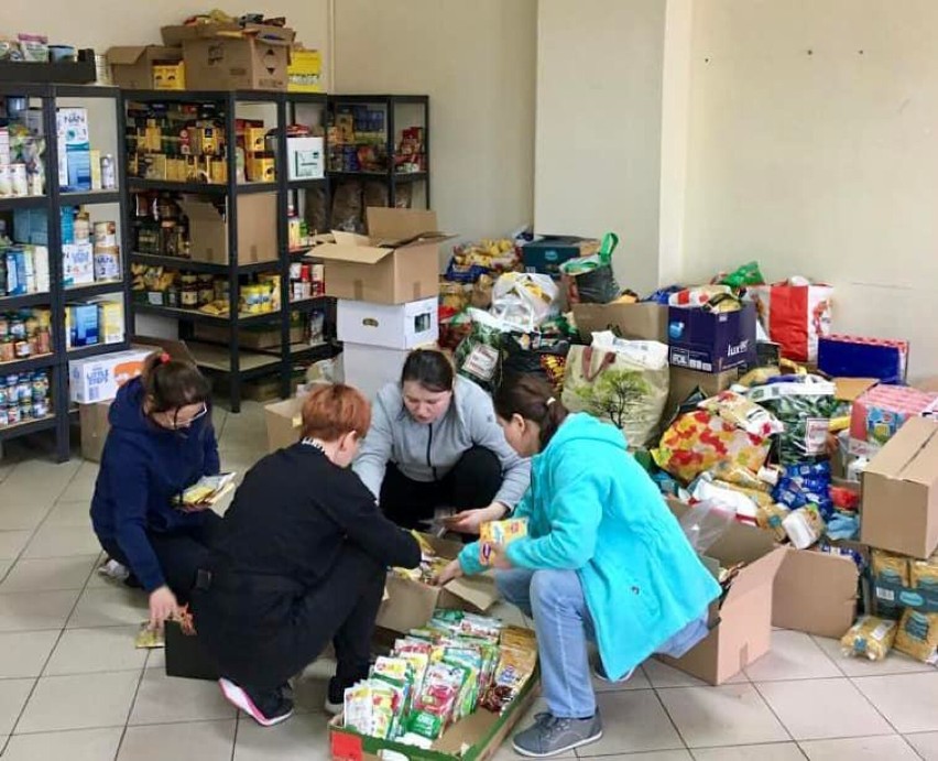 Ostrów Wielkopolski przygotowany „na piątkę” na przyjęcie uchodźców z Ukrainy. Wszystkie ręce na pokładzie [FOTO]