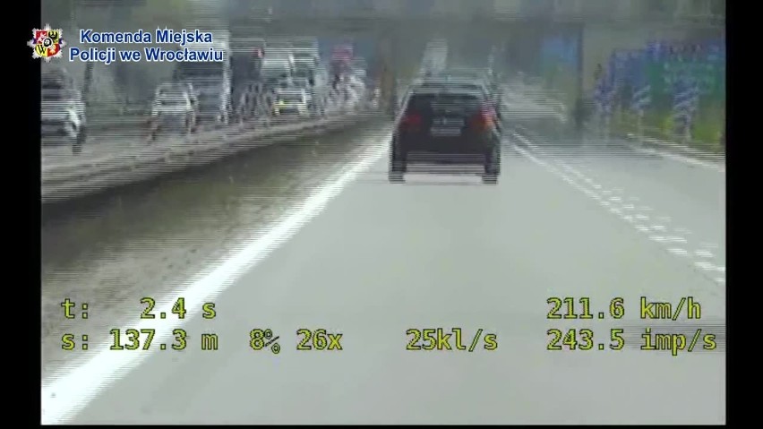 Koreańczyk w BMW na A4 przekroczył prędkość o 101 km/h! [FILM]