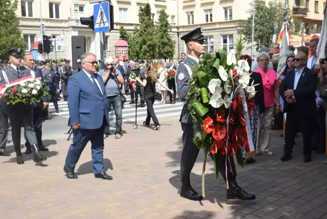 W imienia Prezydenta RP wieniec pod Pomnikiem Protestu Robotniczego w Radomiu składa minister Andrzej Dera.